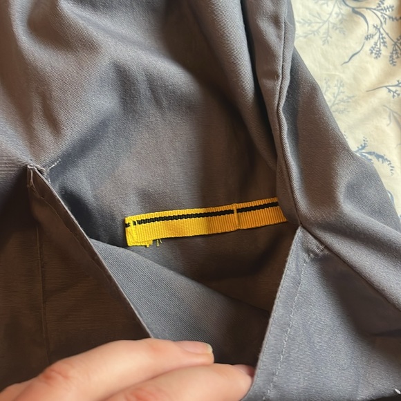 Women’s modern fit scrub tops (set of 2) - Picture 5 of 6